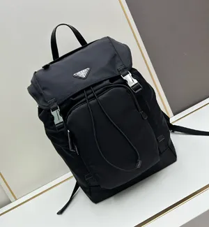 【PRADA】プラダ スーパーコピー Re-Nylon xサフィアーノレザー バックパック ブラック（2VZ135_2DMG_F0002_V_HOL）