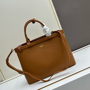 【PRADA】プラダ スーパーコピー バックル ダブルベルト付 ミディアム ソフトグレインレザー ハンドバッグ キャメル（1BA417_2CYS_F03BH_V_OOO）