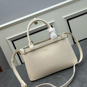 【PRADA】プラダ スーパーコピー バックル ダブルベルト付 スモール ソフトグレインレザー ハンドバッグ ホワイト（1BA418_2CYS_F0G3Z_V_OOO）