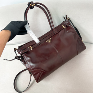 【PRADA】プラダ スーパーコピー ラージ レザー ハンドバッグ ダークブラウン（1BA433_2CYR_F01D6_V_MOO）