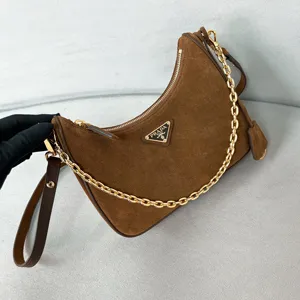 【PRADA】プラダ スーパーコピー プラダ Re-Edition スエード ミニバッグ ダークブラウン（1BC204_2C4S_F0324_V_QOO）