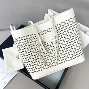 【PRADA】プラダ スーパーコピー ラージホワイトパンチングレザー ショッピングバッグ（1BG503_2CY4_F0009_V_OOO）