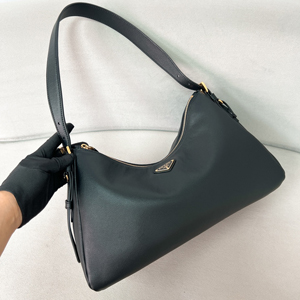 【PRADA】プラダ スーパーコピー プラダ エメ ラージ ソフトグレインレザー ショルダーバッグ ブラック（1BC228_2CYS_F0002_V_LVM）