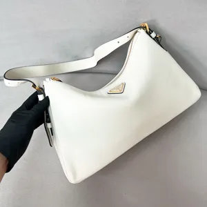 【PRADA】プラダ スーパーコピー プラダ エメ ラージ ソフトグレインレザー ショルダーバッグ ホワイト（1BC228_2CYS_F0PG7_V_LVM）