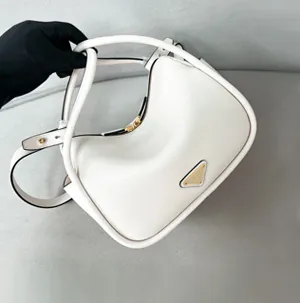 【PRADA】プラダ スーパーコピー プラダ ダーリン ソフトグレインレザー ハンドバッグ ホワイト（1BA451_2CYS_F0PG7_V_OVO）