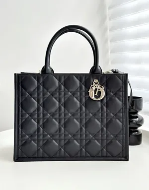 ディオール スーパーコピー Dior Book Tote バッグ ミディアム マクロカナージュ カーフスキン（M1324OWHP_M900）