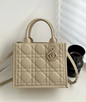 ディオール スーパーコピー Dior Book Tote バッグ スモール マクロカナージュ カーフスキン（M1325OWHP_M30G）