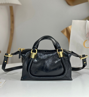 【Chloé】クロエ スーパーコピー シャイニーレザー製PARATY 24 スモールバッグ ブラック（CHC24AS751N82001）