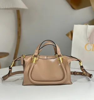 【Chloé】クロエ スーパーコピー シャイニーレザー製PARATY 24 スモールバッグ ウッドローズ（CHC24AS751N82527）