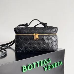 代金引換 BOTTEGA VENETA ボッテガ?ヴェネタ スーパーコピー バン バン ウーブン コスメティックバッグ ブラック（789109V3IV18425）