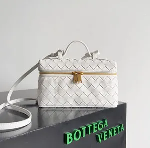代金引換 BOTTEGA VENETA ボッテガ?ヴェネタ バン バン ウーブン コスメティックバッグ シーソルト（789109V3IV19197）