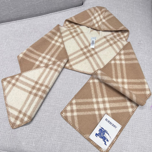 バーバリー スーパーコピー「馬上の騎士」チェック ウール フーデッドスカーフ ミルクティーカラー（Burberry 004）
