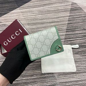 GUCCI グッチ GGエンブレム ミニ ウォレット ライトグリーン 820692