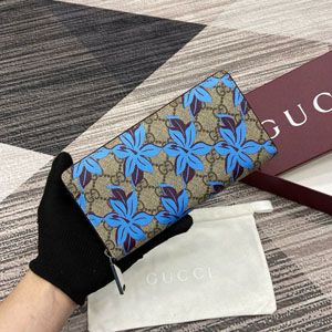 GUCCI グッチ GGプリント ジップウォレット ベージュとブルーの花柄プリント 841150