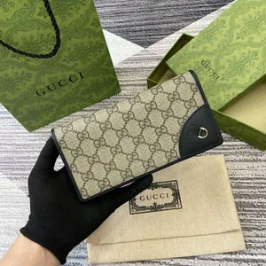 GUCCI グッチ GGエンブレム コンチネンタルウォレット ベージュ＆ブラック 821802