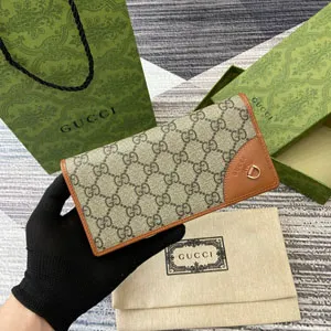 GUCCI グッチ GGエンブレム コンチネンタルウォレット ベージュ＆ブラウン 821802
