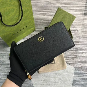 GUCCI 新作 グッチ バンブー付き ジップアラウンドウォレット ブラック 739499
