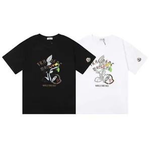 Moncler x Bugs Bunny Carrot Print Tee モンクレール x バッグス バニー キャロット プリント Tシャツ ブラックとホワイト 2色（Moncler 65）