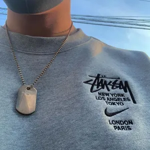 Stussy x Nike Crew Fleece ステューシー x ナイキ クルーネック スウェット ブラックとグレー 2色（Nike 32）