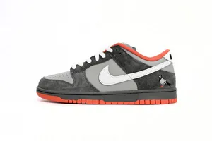 Nike SB Dunk Low Staple NYC Pigeon 304292-011 ナイキ SB ダンク ロー ステイプル NYC ピジョン スニーカー（304292-011）