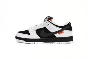 TIGHTBOOTH × Nike SB Dunk Low Pro QS 