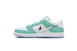 APRIL SKATEBOARDS x Nike SB Dunk Low Pro QS White and Multi-Color FD2562-400 エイプリルスケートボード x ナイキ SB ダンク ロー プロ QS ホワイト アンド マルチカラー スニーカー（FD2562-400）