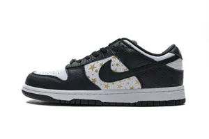 Supreme x Nike SB Dunk Low 