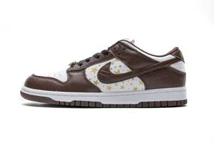 Supreme x Nike SB Dunk Low 