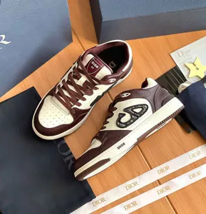 ディオール DIOR B57 ドリブル ロートップ スニーカー バーガンディー（3SN318ZXU_H315）