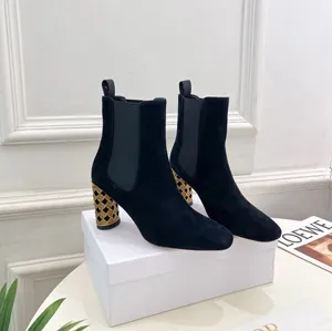ディオール DIOR Dior Icon ヒール ショートブーツ ブラックスエードゴートスキン（KDT067VVV_S900）