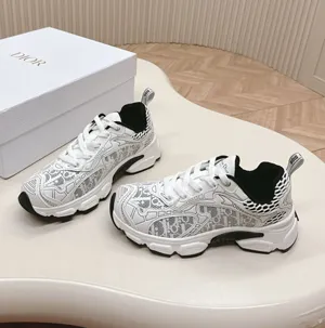 ディオール Dior Vibe スニーカー ホワイト&ブラック（KCK415OFK_S19W）