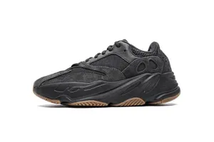 Adidas Yeezy Boost V2 700 Utility Black Sneakers アディダス イージーブースト700 V2 ユーティリティブラック スニーカー FV5304