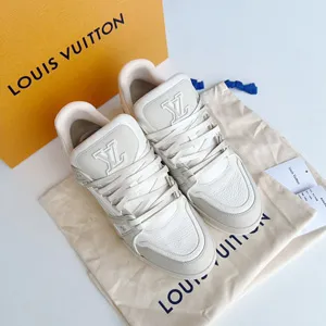 Louis Vuitton LV Trainer Gray ルイヴィトン LV トレーナー グレー（Louis Vuitton 2）