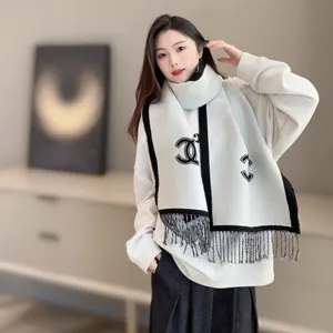 シャネル CCロゴ ストール マフラー ベージュ&ブラック（CHANEL 040）