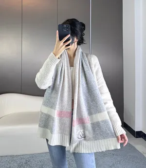 シャネル CCロゴ カシミア マフラー ライトグレー（CHANEL 028）