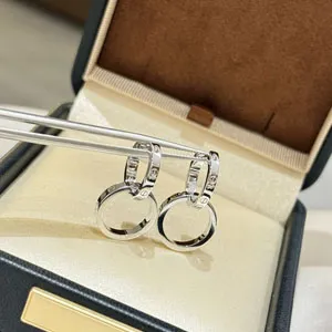カルティエ Loveイヤリング ホワイトゴールド B8301500