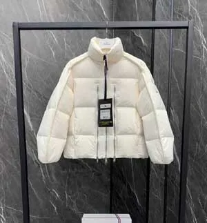 Moncler x Willow Smith YAEL レディース ホワイト クロップド ダウンジャケット とても暖かい(J209T1A00011M5093999)