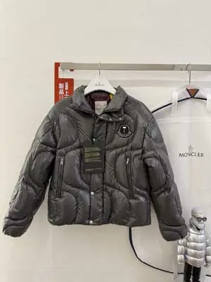 Moncler x Palm Angels ハウナニ グレー＆バーガンディ コントラストカラー クロップドダウンジャケット とても暖かい（J209L1A00015M4441913）