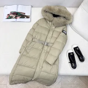 バーバリー 25秋冬 新作 レディース ベージュ ファーカラー フード付き ロングダウンジャケット (Burberry62)