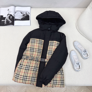 バーバリー レディース ブラック ヴィンテージチェック ダブルサイド ダウンジャケット（Burberry49）
