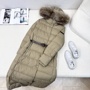 バーバリー ウィメンズ サンドベージュ シンベルト フード付き ロングダウンジャケット（Burberry44）