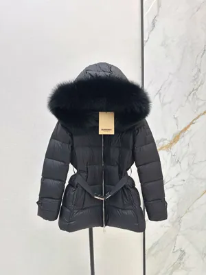 バーバリー 2025年秋冬 ウィメンズ ブラックファーカラー フード付き クロップド ダウンジャケット（Burberry10）