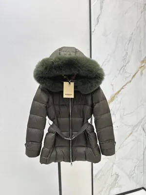 バーバリー 2025年秋冬 ウィメンズ グリーンファーカラー フード付き クロップド ダウンジャケット（Burberry9）