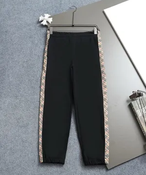 バーバリー ブラック チェック コットン トラックパンツ (81107911)