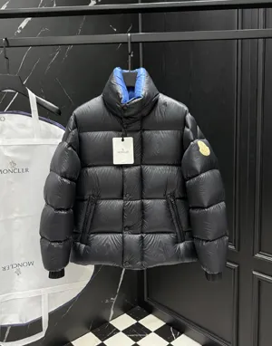モンクレール ダーヴォックス 2025年秋冬 ブラック カップルズ ショートダウンジャケット (J20911A00188595GJ995)
