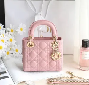 国内在庫 ディオール Lady Dior ミニバッグ メタリックピンク（M0505ONGE_M413）