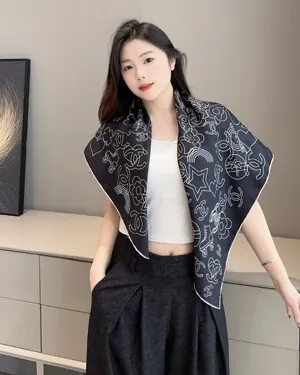 シャネル「ウィッシュ アクセサリー」ブラック シルクスカーフ 90x90cm（Chanel0001）