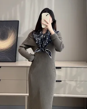 シャネル「ココ スター ストーリー」ブラック シルク スクエアスカーフ 90x90cm（Chanel0008）