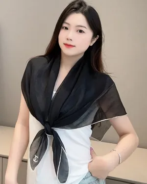 シャネル「セミシアー」ブラックシルクスカーフ 90x90cm（Chanel0013）