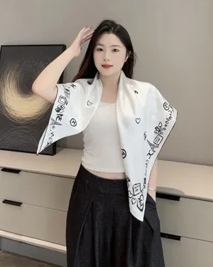 シャネル「ハート アクセサリー」ホワイト シルクスカーフ 90x90cm（Chanel0017）